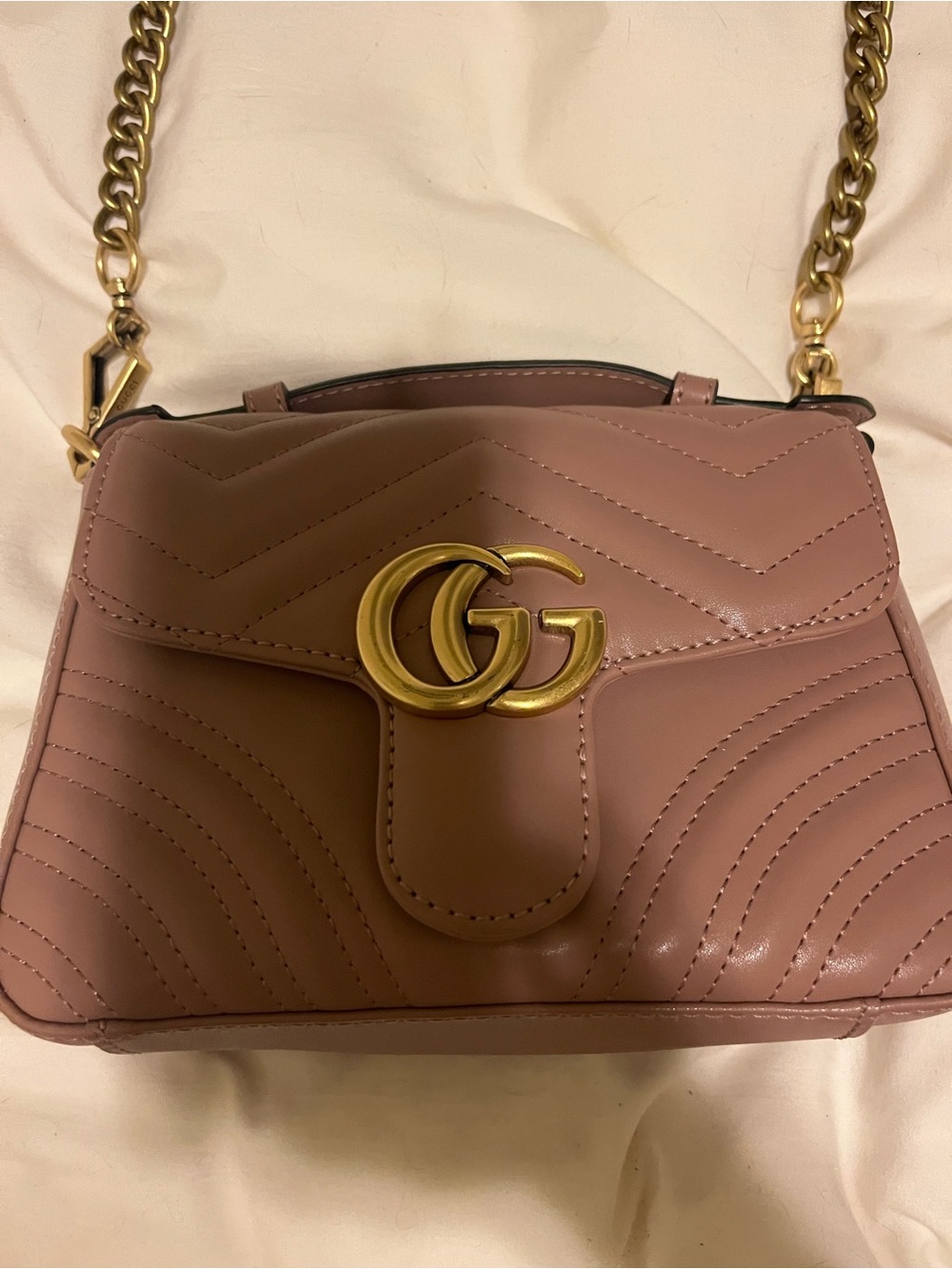 Gucci Small Shoulder Bag in Dusty Mauve with Gold Hardware ( 547260 101010)